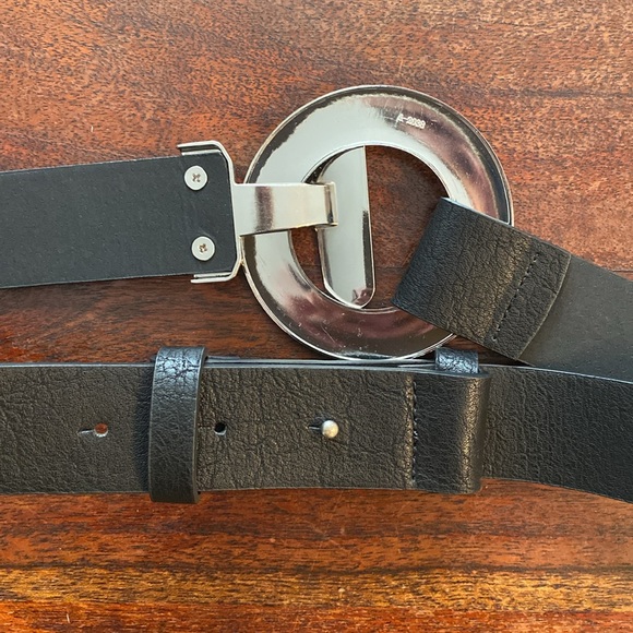 Set of 2 Susan Graver Textured Toggle Belts - Picture 6 of 16